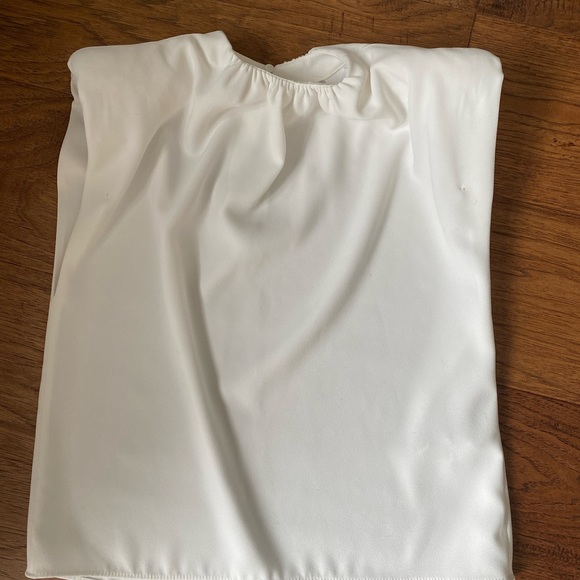 Zara shoulder pad top - Picture 2 of 3